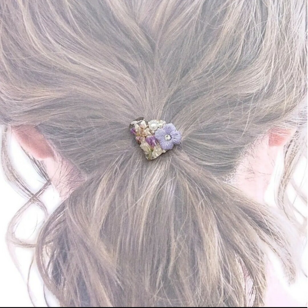 セール❤️先着1名様限定》紫陽花&ドライフラワー♡﻿刺繍ポニーフック ハンドメイドのアクセサリー(ヘアアクセサリー)の商品写真