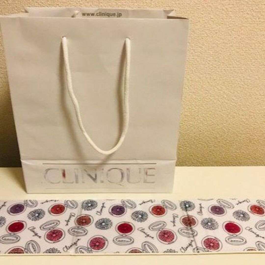 CLINIQUE(クリニーク)の【新品】CLINIQUE クリニーク ハンドミラー 手鏡 メイク レディースのファッション小物(ミラー)の商品写真