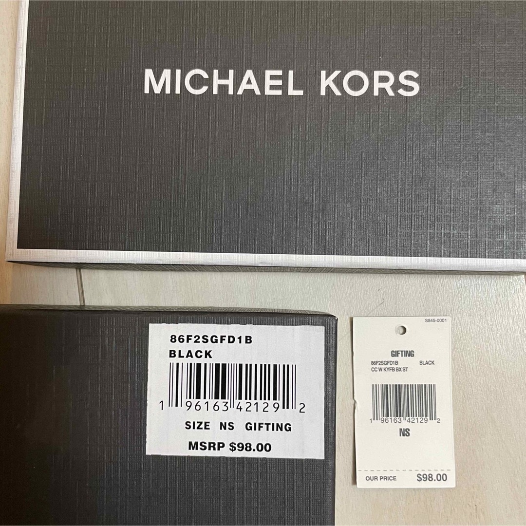 Michael Kors(マイケルコース)のGW限定特価！メンズ　マイケルコース　カードケース　キーリング　パスケース メンズのファッション小物(名刺入れ/定期入れ)の商品写真