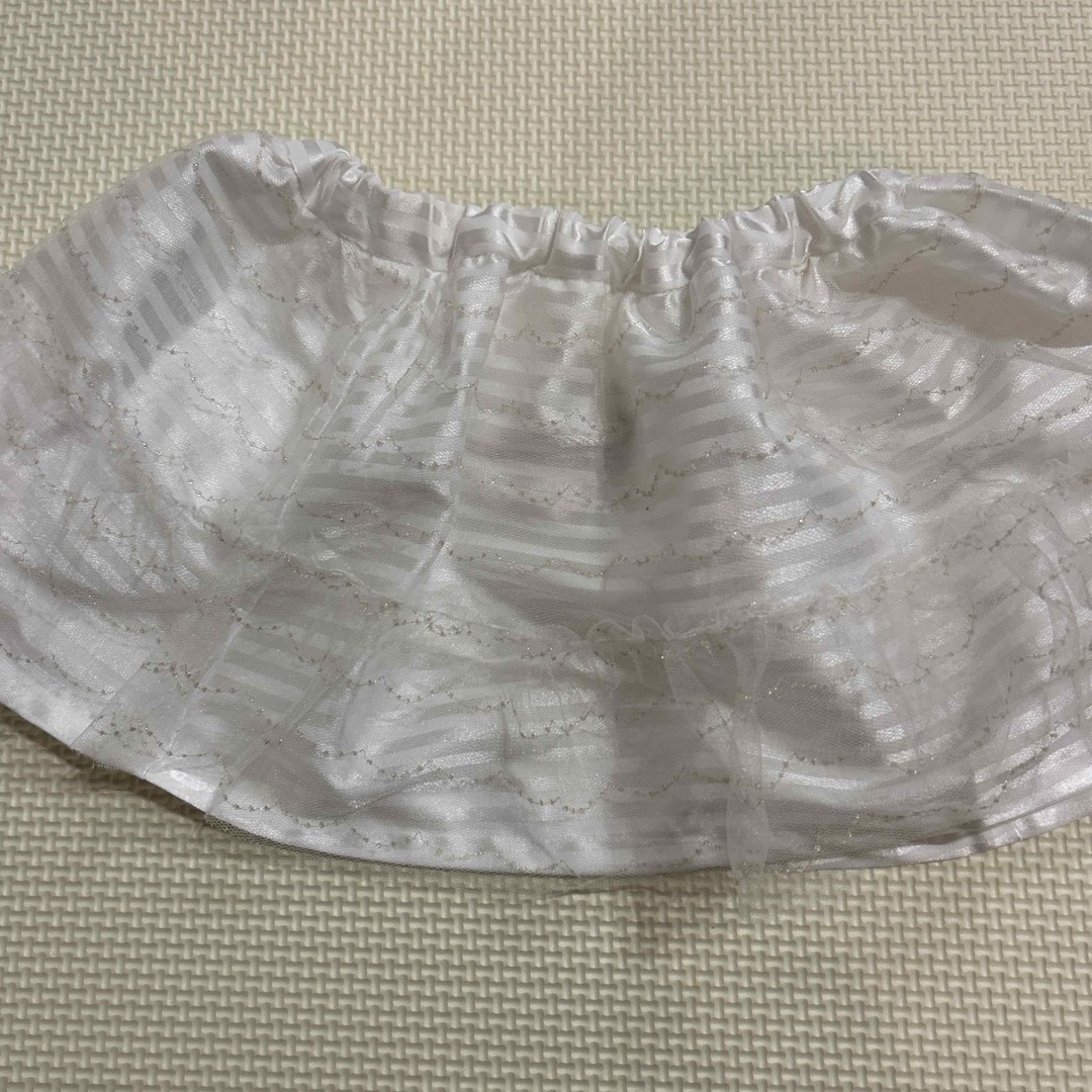 BeBe(ベベ)のBebe ロンパース　スカート付き　白 キッズ/ベビー/マタニティのベビー服(~85cm)(ロンパース)の商品写真