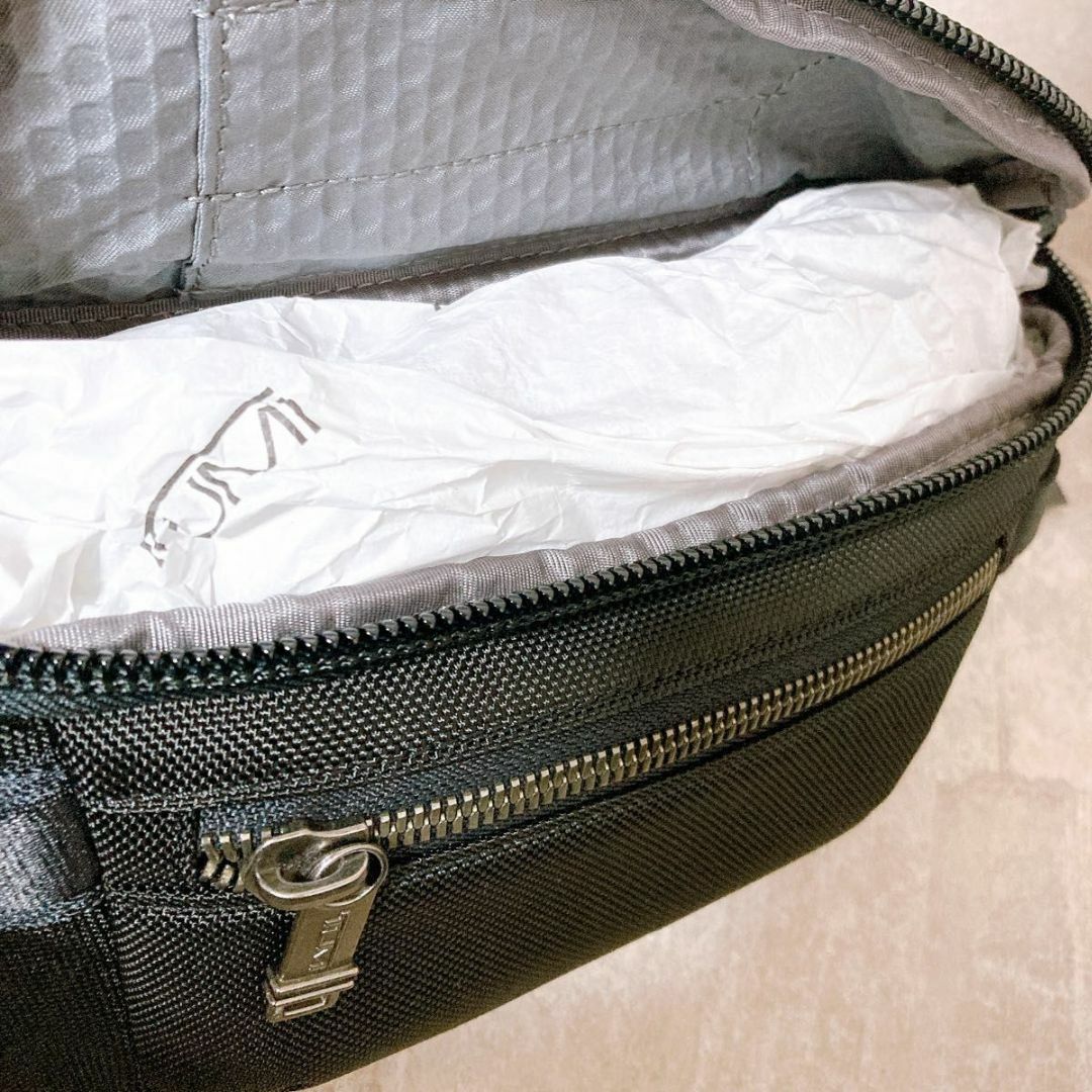 TUMI(トゥミ)の新品　未使用　TUMI トゥミ　アルファブラボー　ウエストバッグ　ボディバッグ メンズのバッグ(ウエストポーチ)の商品写真