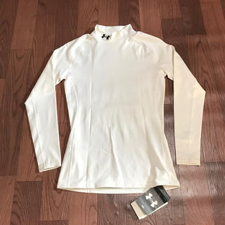アンダーアーマー(UNDER ARMOUR)のアンダーアーマー インナー ホワイト LG アンダーシャツ 長袖 冬用 インナー(Tシャツ/カットソー(七分/長袖))