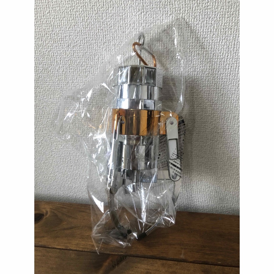 オレンジ色 MEGA NEWクレーンアームキーホルダー カラビナ付きの オレンジ色 MEGA NEWクレーンアームキーホルダー カラビナ付きの