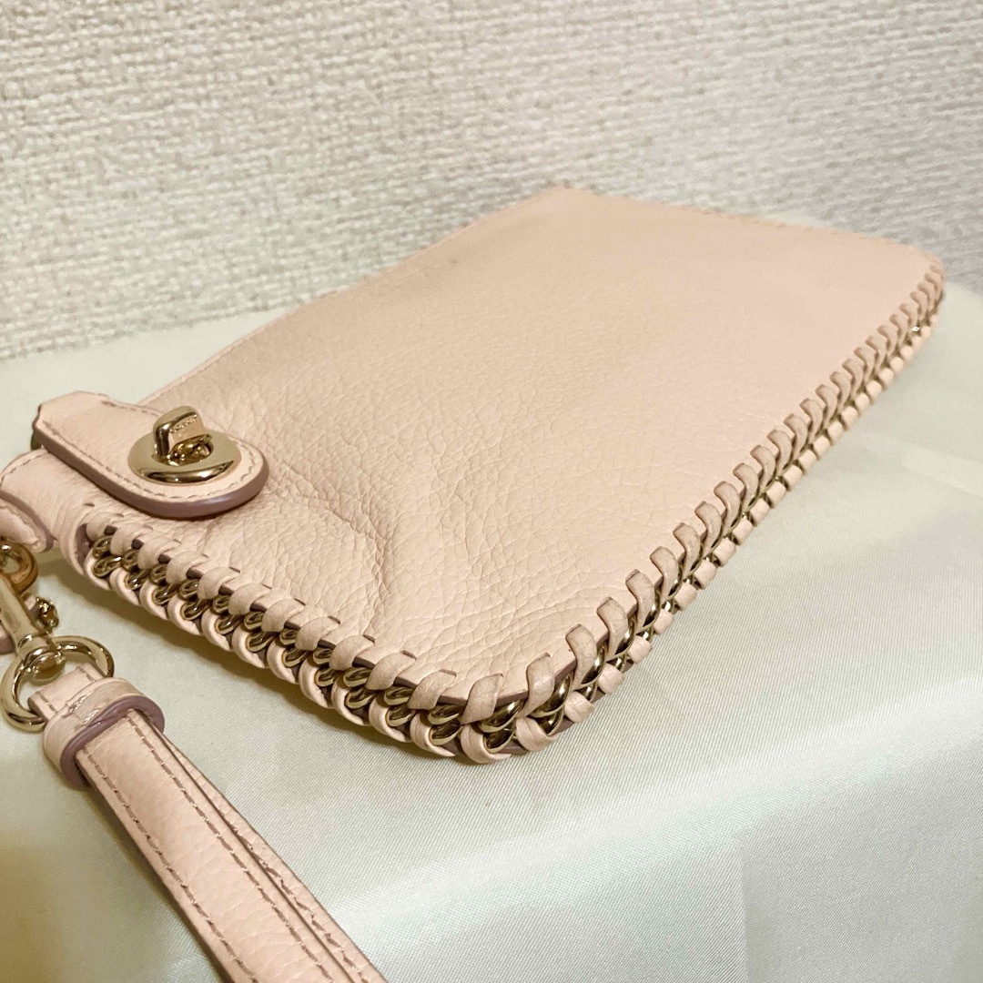 COACH(コーチ)の☆未使用☆コーチ COACH レザー リストレット ターンロック チェーン レディースのファッション小物(ポーチ)の商品写真