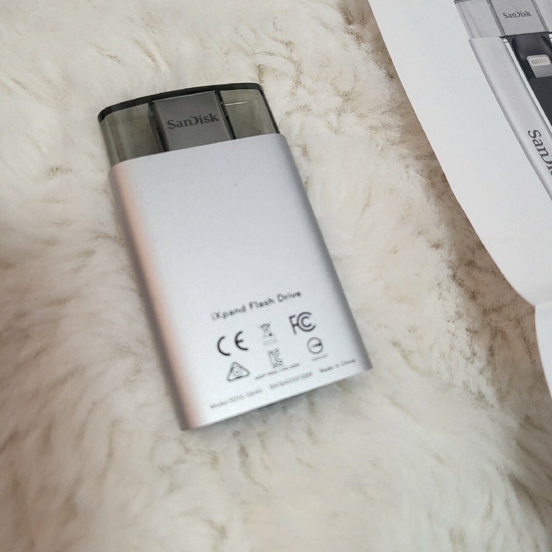 iXpand フラッシュドライブ 64GB スマホ/家電/カメラのPC/タブレット(PC周辺機器)の商品写真