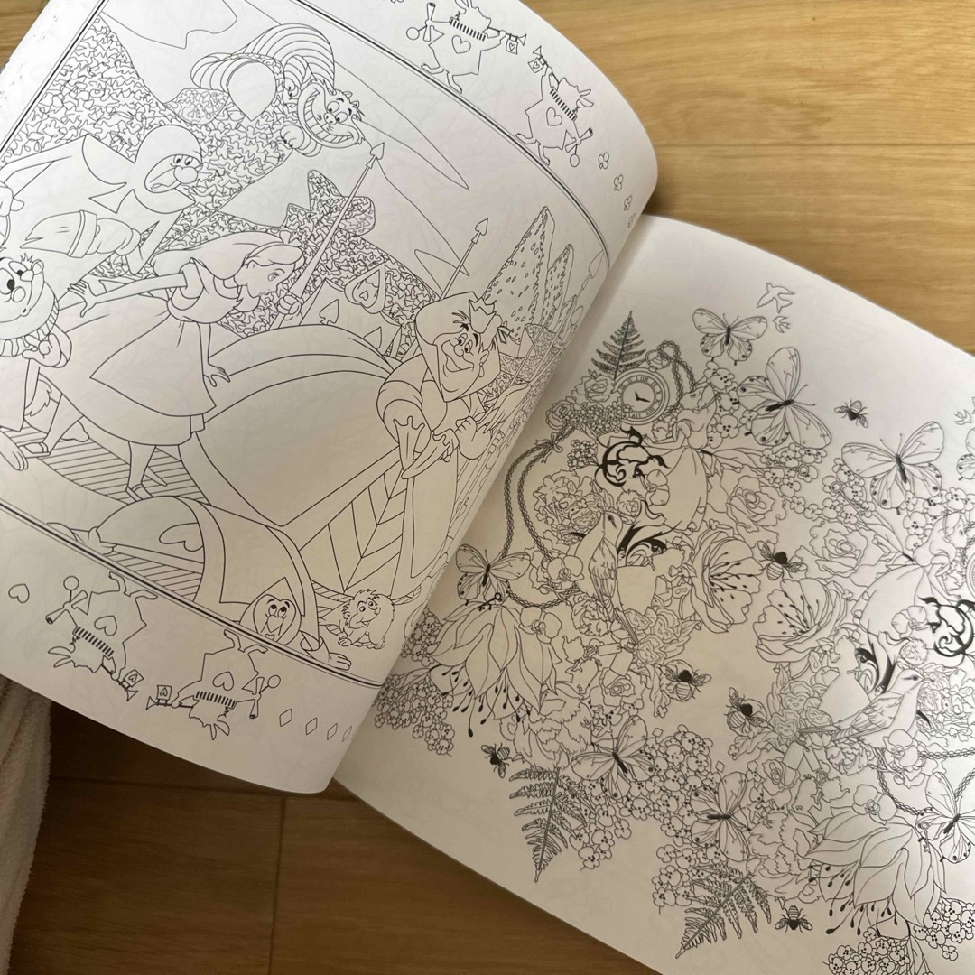 宝島社(タカラジマシャ)のＤＩＳＮＥＹ　ＧＩＲＬＳ　Ｃｏｌｏｒｉｎｇ　Ｂｏｏｋ　ＰＲＥＭＩＵＭ エンタメ/ホビーの本(アート/エンタメ)の商品写真