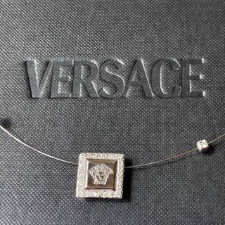 ジャンニヴェルサーチ(Gianni Versace)の美品✨ジャンニヴェルサーチ　ネックレス　メデューサ　シルバー　ラインストーン(ネックレス)