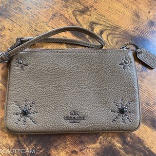 コーチ(COACH)のコーチ　coach ポーチ　リストレット　スタッズ　レザー　(ボディバッグ/ウエストポーチ)