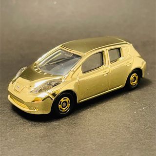 タカラトミー(Takara Tomy)の【非売品】トミカ 日産 リーフ 金メッキバージョン(ミニカー)