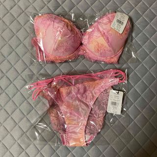 Ravijour - 【新品タグ付き】Ravijour グリーンサテンブラ・ショーツ2