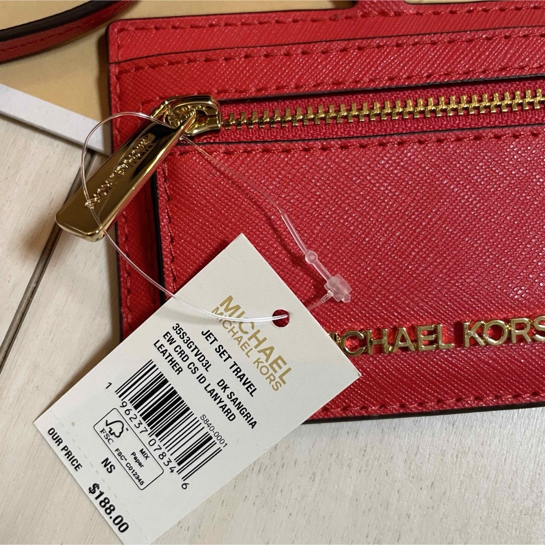 Michael Kors(マイケルコース)のマイケルコース　カードケース　赤　IDケース　パスケース　フラグメントケース レディースのファッション小物(パスケース/IDカードホルダー)の商品写真