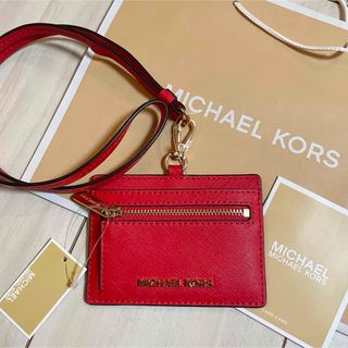 マイケルコース(Michael Kors)のマイケルコース　カードケース　赤　IDケース　フラグメントケース(パスケース/IDカードホルダー)