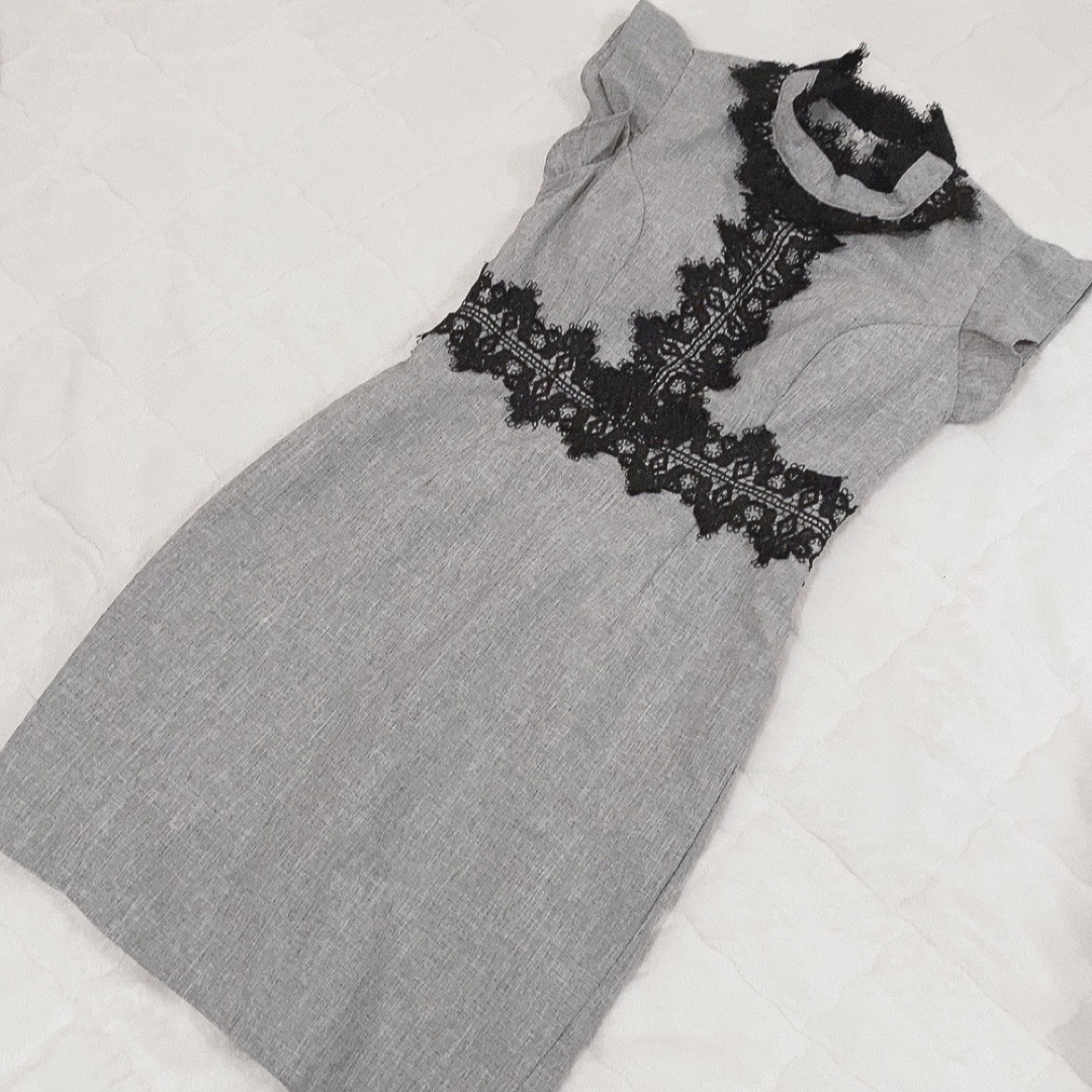 dazzy store(デイジーストア)のハイネック刺繍モノトーンタイトミニドレス レディースのフォーマル/ドレス(ナイトドレス)の商品写真