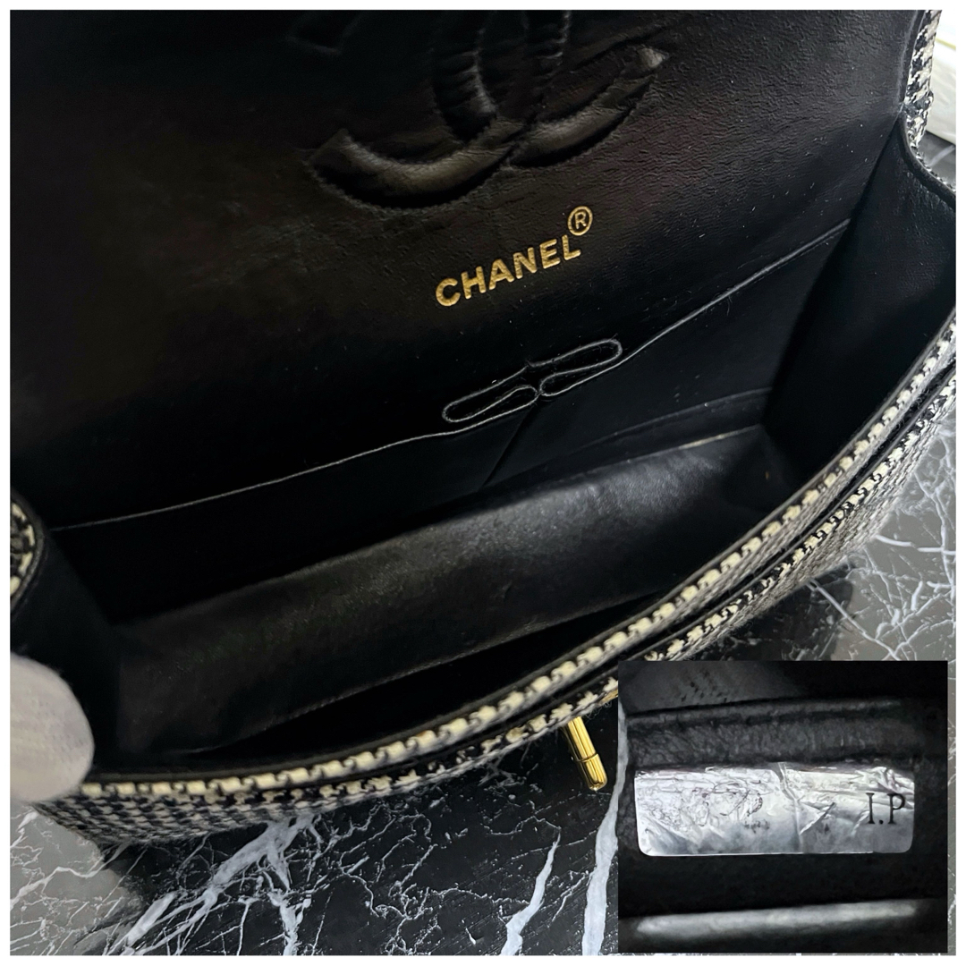 CHANEL(シャネル)のシャネル 千鳥格子柄 定番マトラッセ ダブルフラップ チェーンショルダーバッグ  レディースのバッグ(ショルダーバッグ)の商品写真
