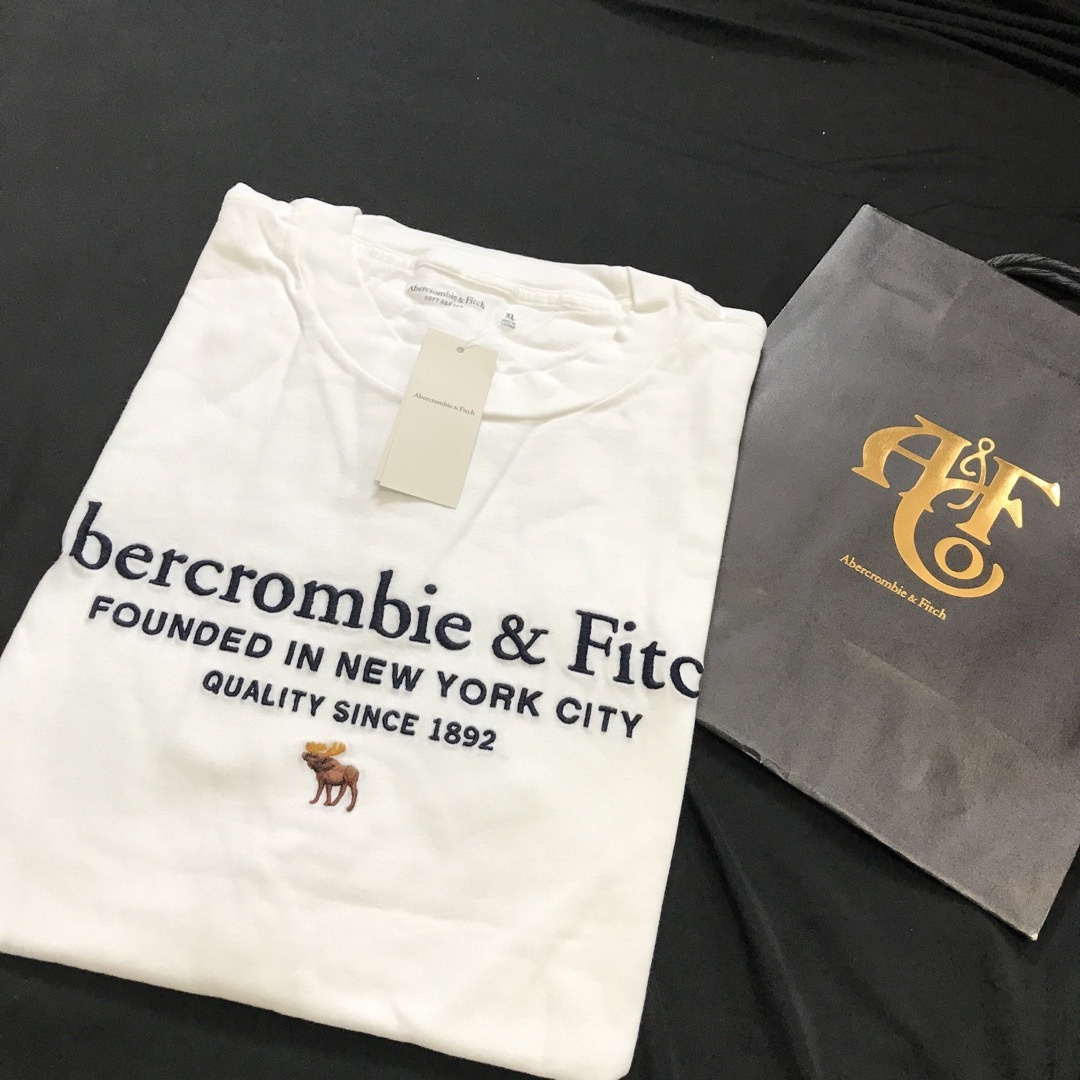 Abercrombie&Fitch(アバクロンビーアンドフィッチ)の割引あり◎XL◎新品◎アバクロ◎Abercrombie◎Tシャツ◎送料込 メンズのトップス(Tシャツ/カットソー(半袖/袖なし))の商品写真