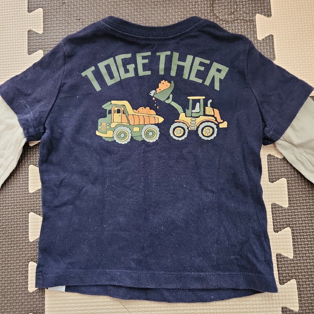 babyGAP(ベビーギャップ)のGAP　重ね着風　バックプリント　Tシャツ　90 キッズ/ベビー/マタニティのキッズ服男の子用(90cm~)(Tシャツ/カットソー)の商品写真