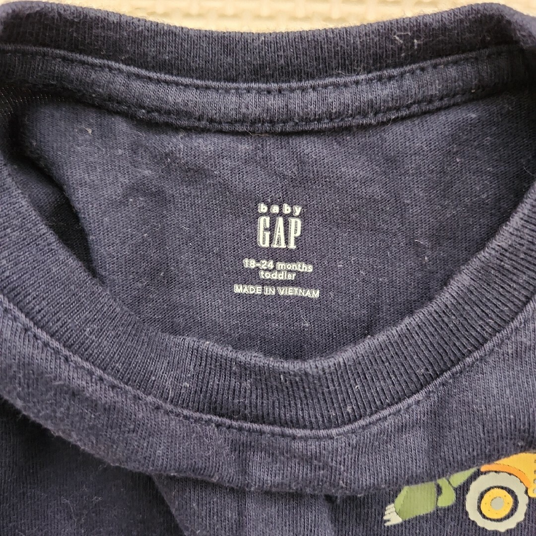 babyGAP(ベビーギャップ)のGAP　重ね着風　バックプリント　Tシャツ　90 キッズ/ベビー/マタニティのキッズ服男の子用(90cm~)(Tシャツ/カットソー)の商品写真