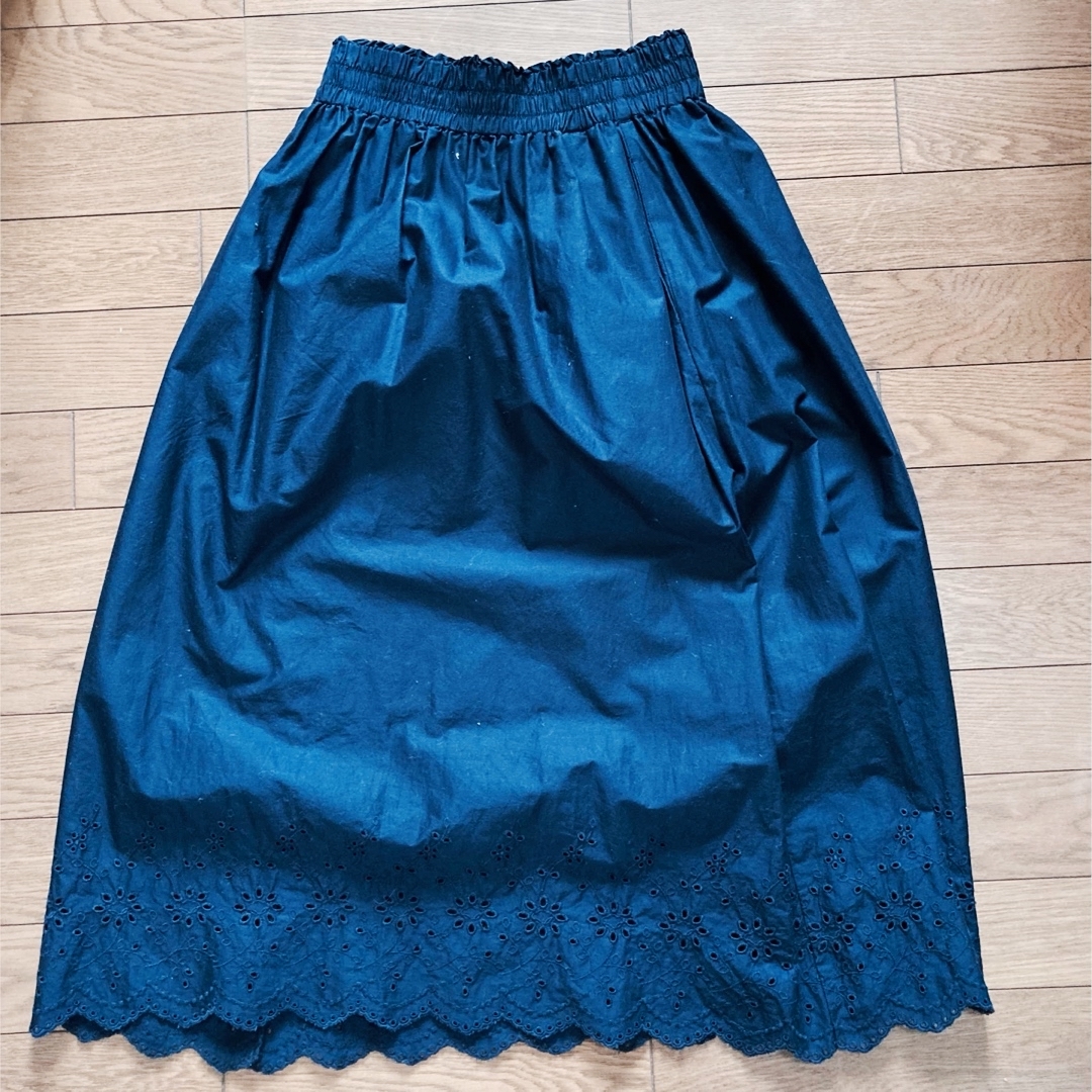 UNIQLO(ユニクロ)のユニクロ　スカート　ネイビー　 レディースのスカート(ひざ丈スカート)の商品写真