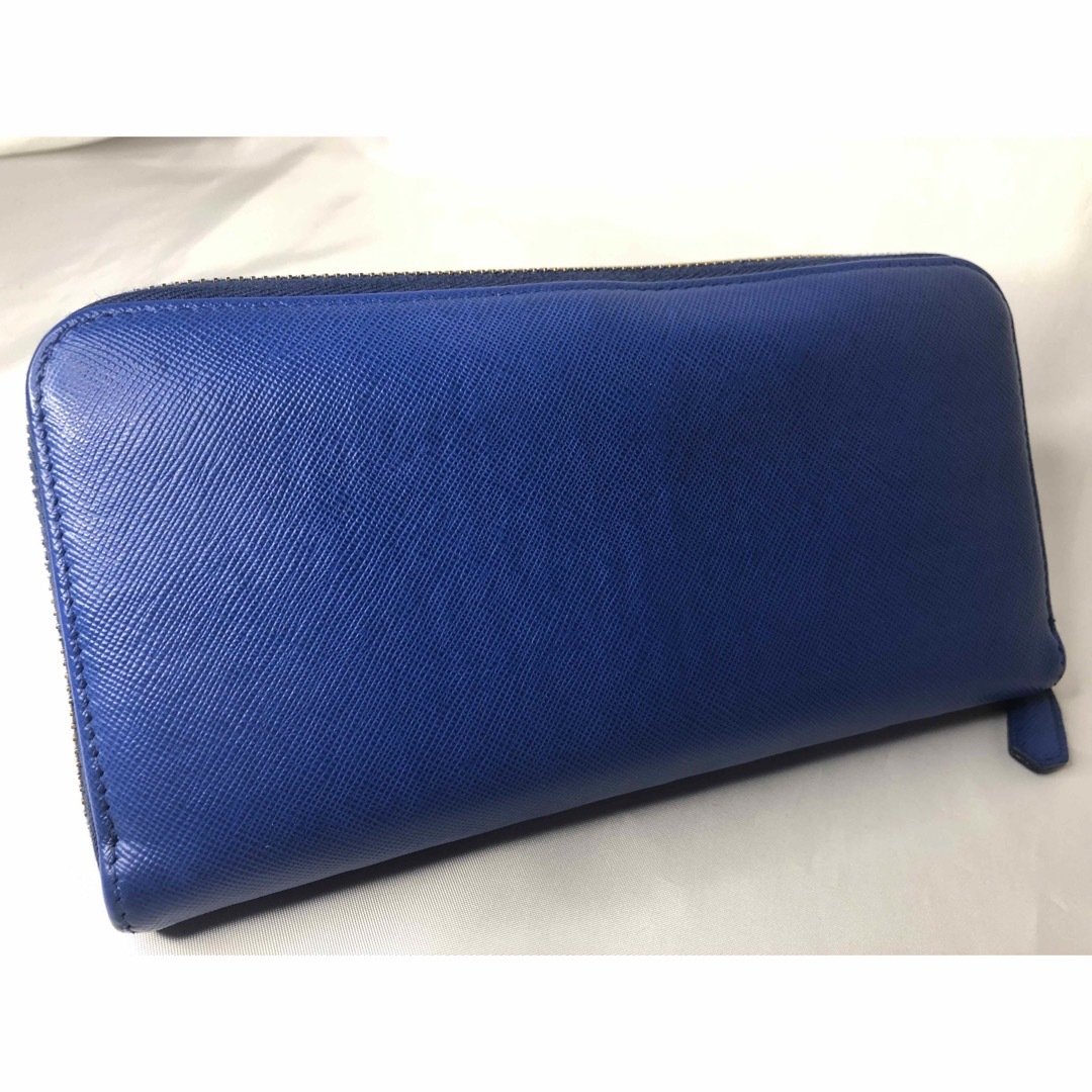 PRADA(プラダ)の超美品　PRADA プラダ 長財布　ラウンドファスナー　リボン　AZZURRO レディースのファッション小物(財布)の商品写真