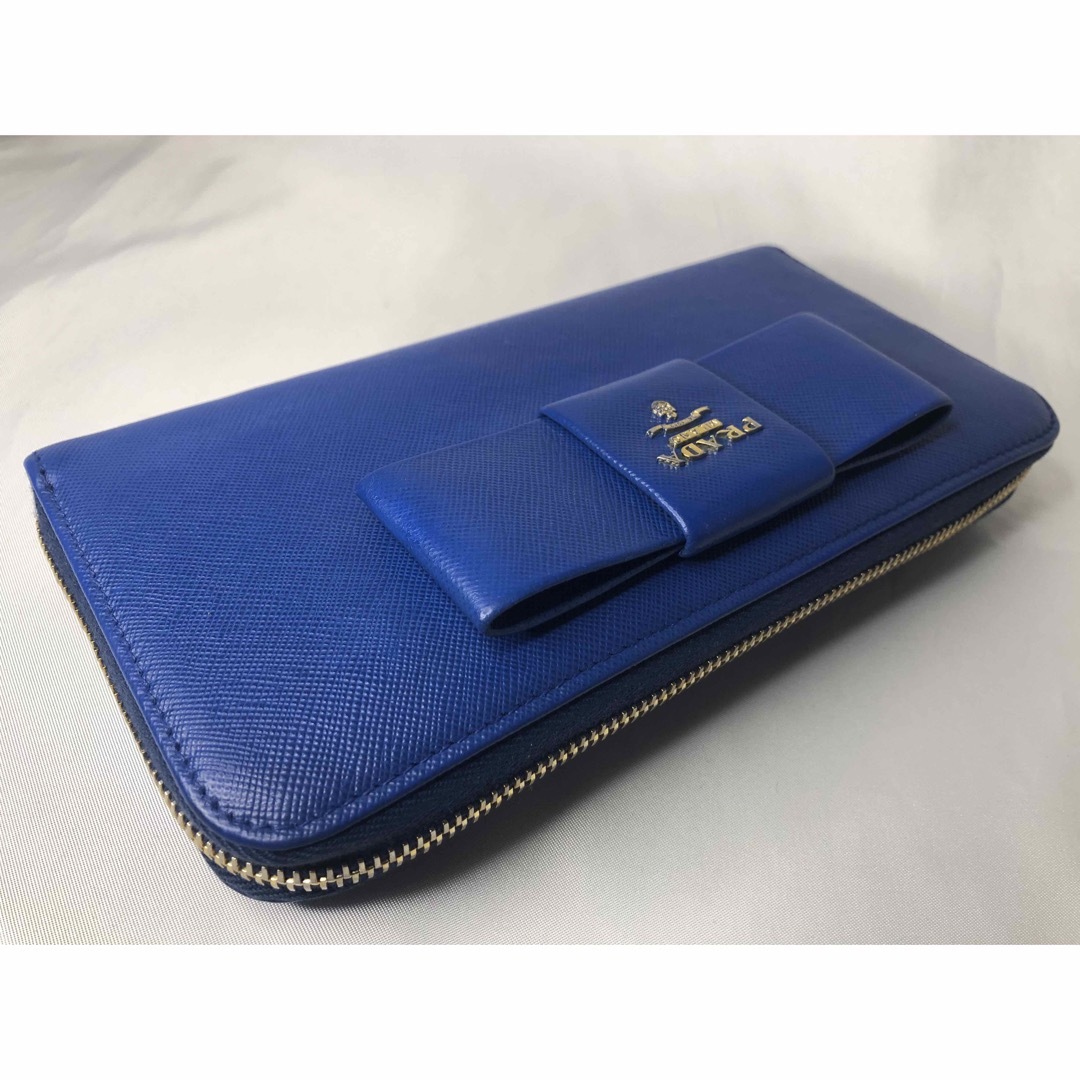 超美品 PRADA プラダ 長財布 ラウンドファスナー リボン AZZURRO 超美品 PRADA プラダ 長財布 ラウンドファスナー リボン AZZURRO