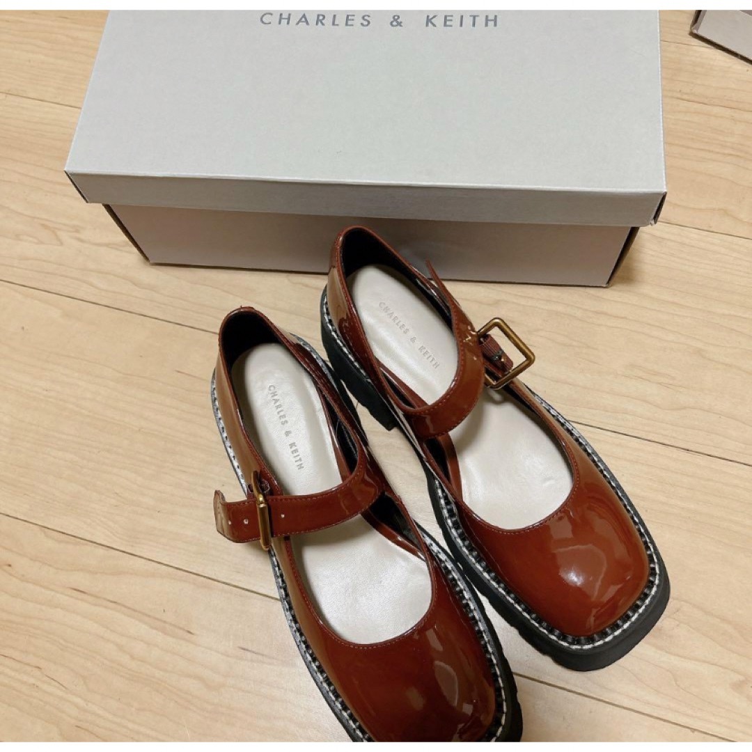 Charles and Keith(チャールズアンドキース)のチャールズ & キース メタリックバックル メリージェーンシューズ レディースの靴/シューズ(その他)の商品写真