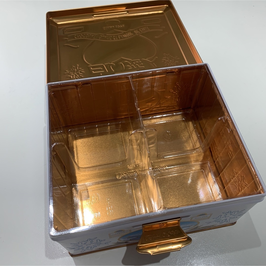 石屋製菓 - 【美品】白い恋人 記念缶 小野伸二 北海道 石屋製菓 - 【美品】白い恋人 記念缶 小野伸二 北海道