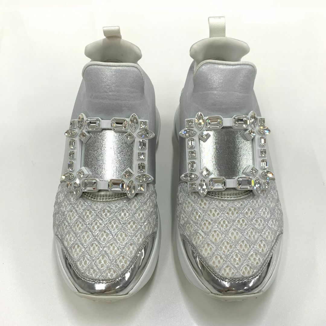 ROGER VIVIER(ロジェヴィヴィエ)の9184 ロジェヴィヴィエ ヴィヴラン ストラスバックル スニーカー レディースの靴/シューズ(スニーカー)の商品写真