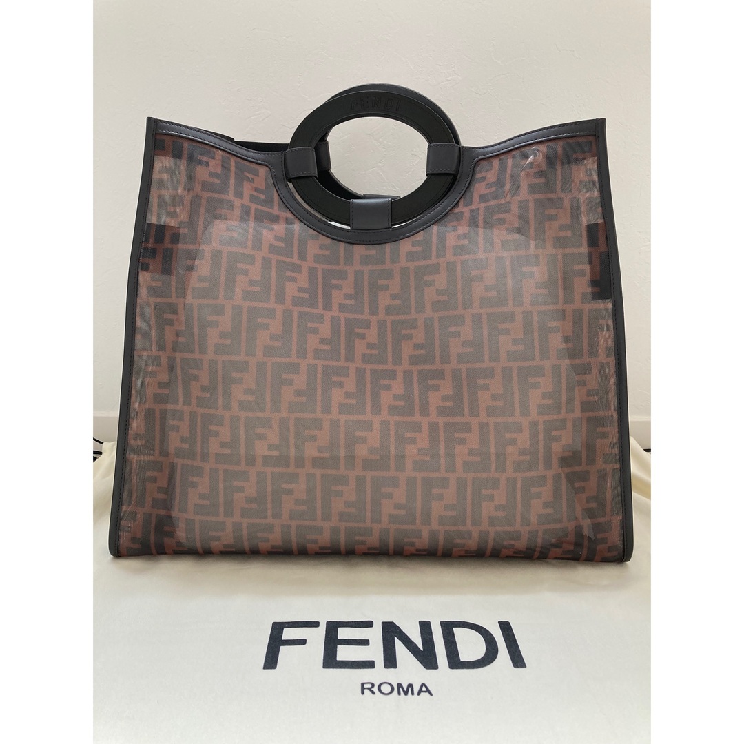 FENDI(フェンディ)のFENDI トートバッグ　滝沢眞規子　ラナウェイショッパー レディースのバッグ(ハンドバッグ)の商品写真