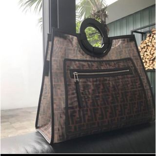 フェンディ(FENDI)のFENDI トートバッグ　滝沢眞規子　ラナウェイショッパー(ハンドバッグ)