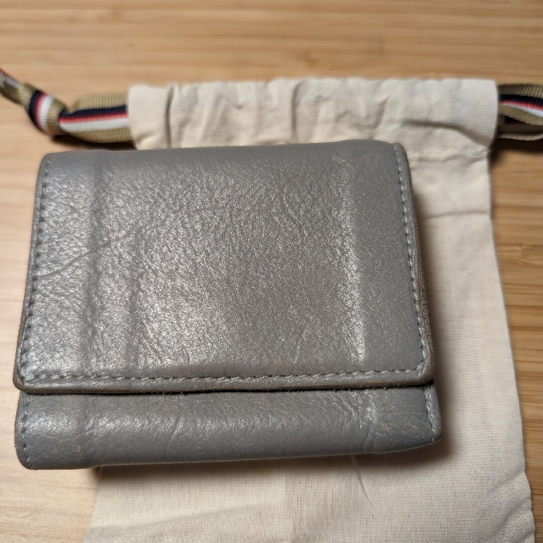 IL BISONTE(イルビゾンテ)のイルビゾンテ　三つ折り財布　グレー レディースのファッション小物(財布)の商品写真