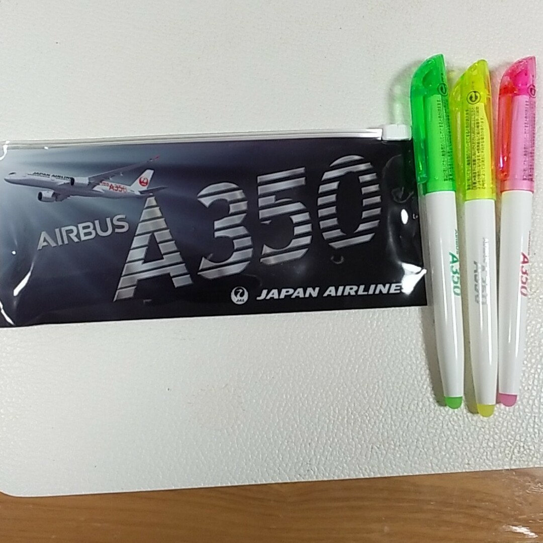 JAL(日本航空)(ジャル(ニホンコウクウ))の【非売品】JAL新機種A350　3色蛍光フリクション エンタメ/ホビーのテーブルゲーム/ホビー(航空機)の商品写真