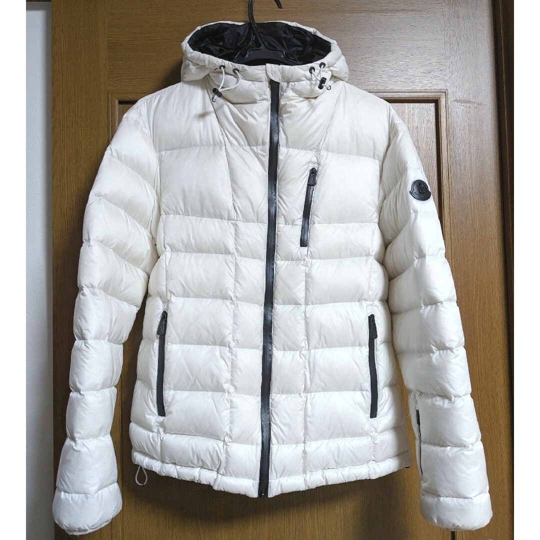 MONCLER(モンクレール)のMONCLER　モンクレールショートダウンジャケット レディースのジャケット/アウター(ダウンジャケット)の商品写真