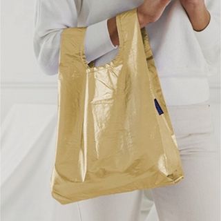 バグゥ(BAGGU)の【再入荷】baggu baby メタリックゴールド(エコバッグ)