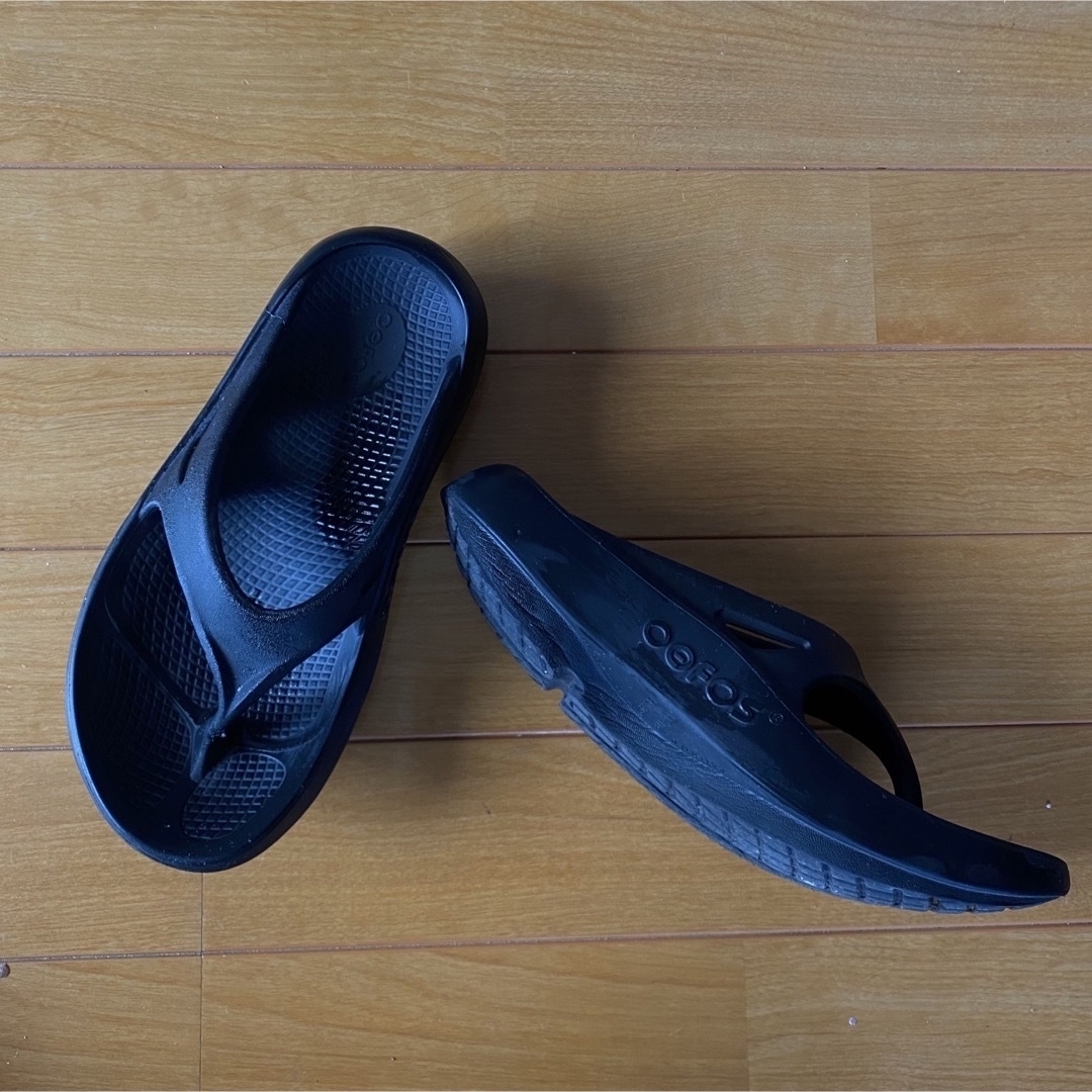 OOFOS(ウーフォス)のOOFOS　ウーフォス　リカバリーサンダル【USED】 レディースの靴/シューズ(ビーチサンダル)の商品写真