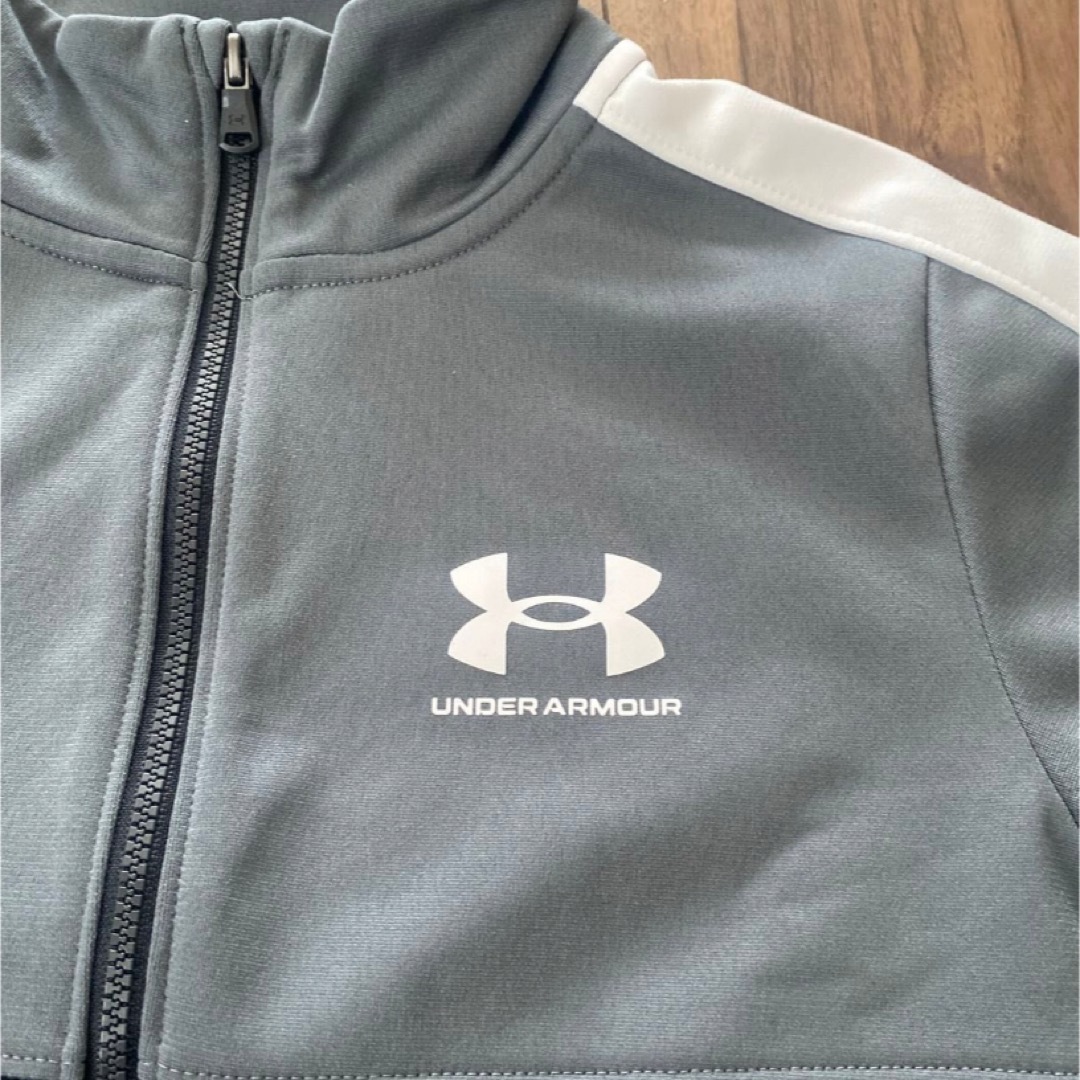 UNDER ARMOUR(アンダーアーマー)のアンダーアーマー ジャージ 上　150 キッズ/ベビー/マタニティのキッズ服男の子用(90cm~)(その他)の商品写真