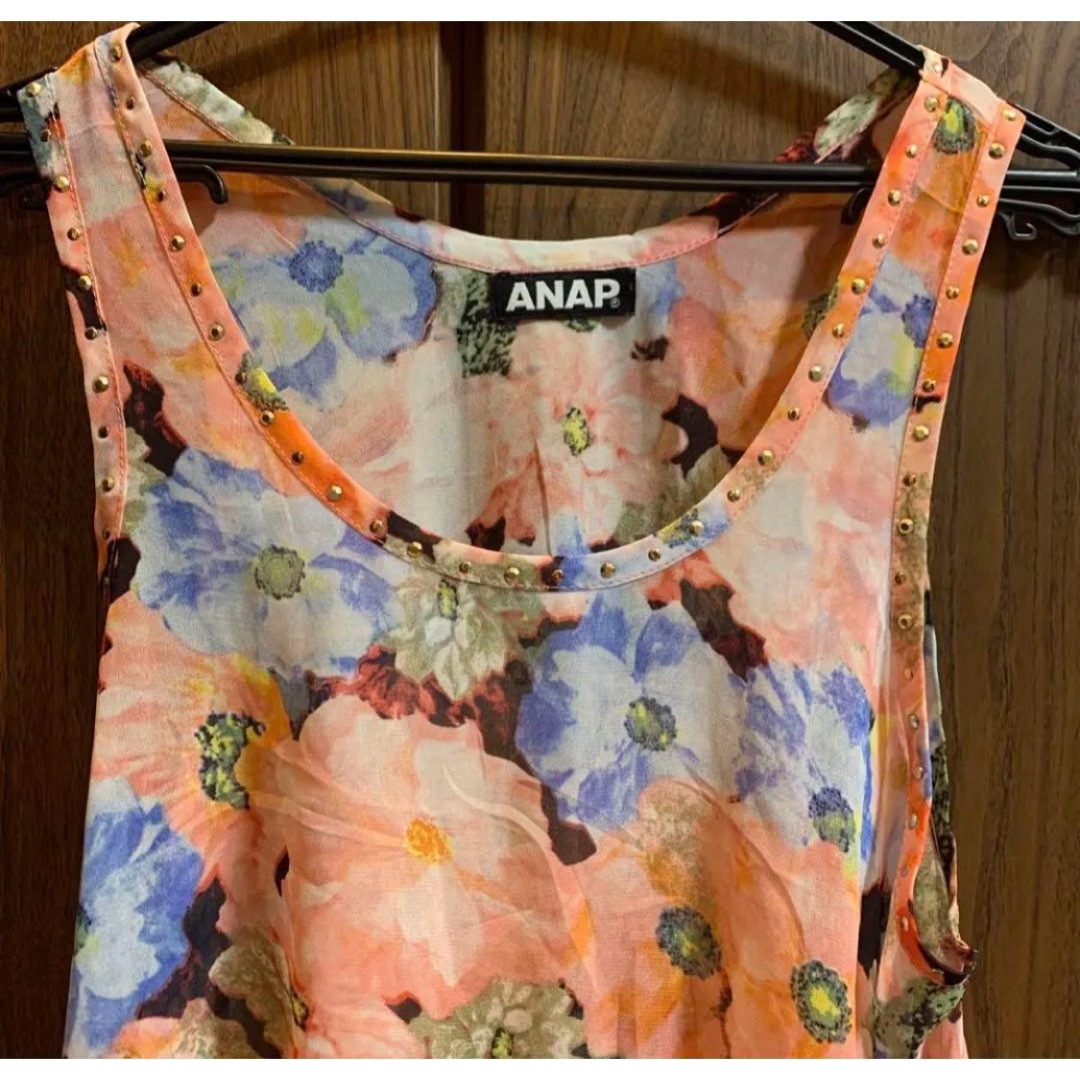 ANAP(アナップ)のANAP アナップ　タンクトップ　花柄　中古 レディースのトップス(シャツ/ブラウス(半袖/袖なし))の商品写真
