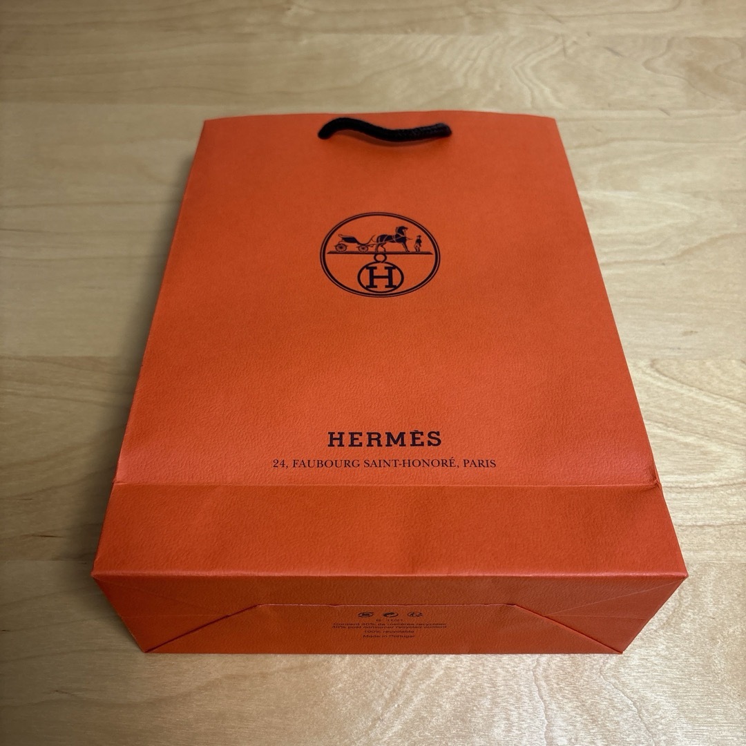 Hermes(エルメス)の新品未使用‼️エルメスショップ袋(29✖️21✖️8.5cm）　2枚セット レディースのバッグ(ショップ袋)の商品写真