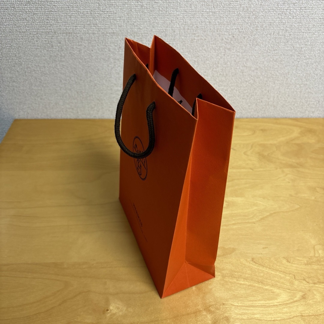 Hermes(エルメス)の新品未使用‼️エルメスショップ袋(29✖️21✖️8.5cm）　2枚セット レディースのバッグ(ショップ袋)の商品写真