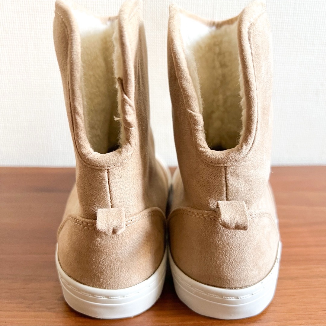 GAP Kids(ギャップキッズ)のギャップキッズ【未使用/タグなし】19cm 裏ボアショートブーツ キッズ/ベビー/マタニティのキッズ靴/シューズ(15cm~)(ブーツ)の商品写真