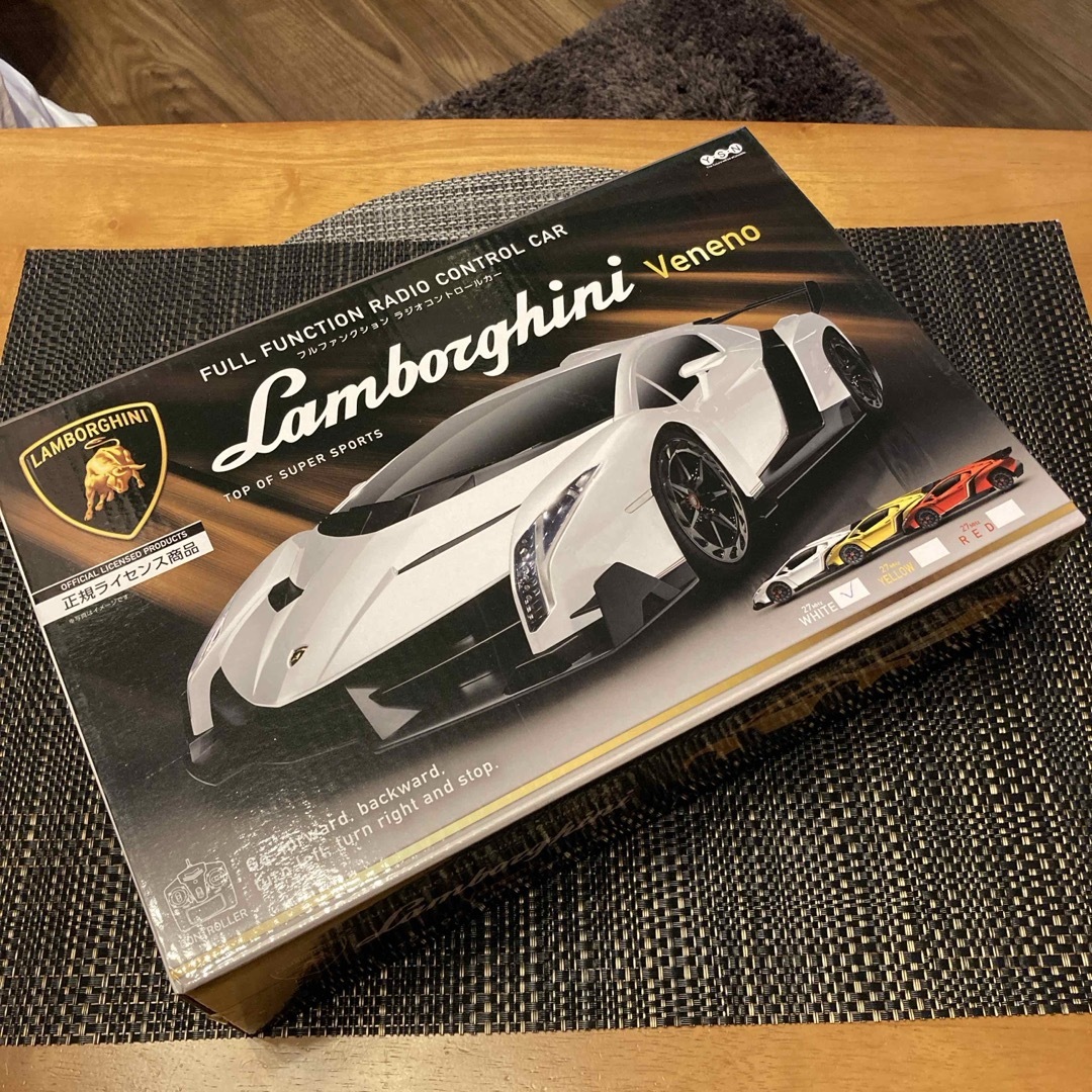 Lamborghini(ランボルギーニ)のラジコン Lamborghini Veneno ランボルギーニ WHITE エンタメ/ホビーのおもちゃ/ぬいぐるみ(トイラジコン)の商品写真