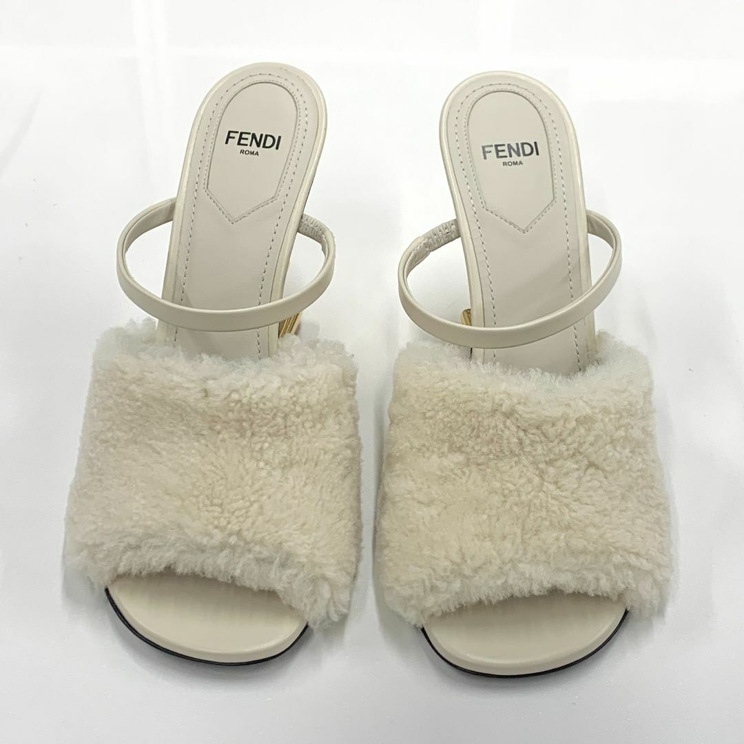 FENDI(フェンディ)の9153 未使用 フェンディ ファースト シープスキン ムートン サンダル レディースの靴/シューズ(サンダル)の商品写真