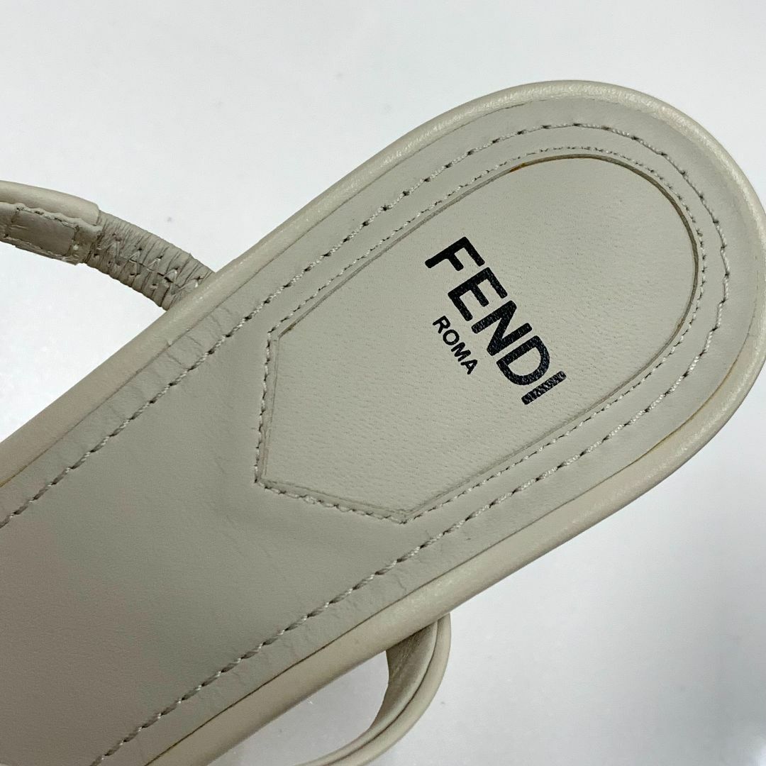 FENDI(フェンディ)の9153 未使用 フェンディ ファースト シープスキン ムートン サンダル レディースの靴/シューズ(サンダル)の商品写真