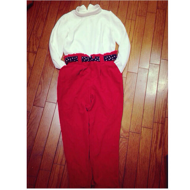 POU DOU DOU(プードゥドゥ)のPOU DOU DOUの赤色パンツ レディースのパンツ(カジュアルパンツ)の商品写真