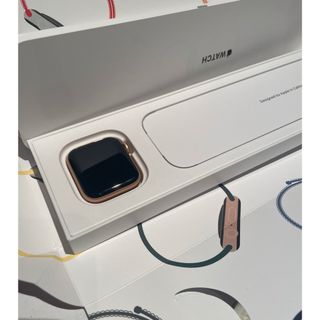 アップルウォッチ(Apple Watch)のAPPLE WATCH SE GPSモデル GOAL MKQ03J/A(その他)