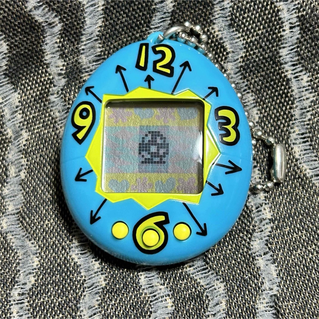 BANDAI(バンダイ)のたまごっち tamagotchi 初代 ブルー 時計 エンタメ/ホビーのゲームソフト/ゲーム機本体(携帯用ゲーム機本体)の商品写真