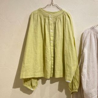 ネストローブ(nest Robe)の近江晒天然染め　ギャザーショートブラウス　イエロー(シャツ/ブラウス(長袖/七分))