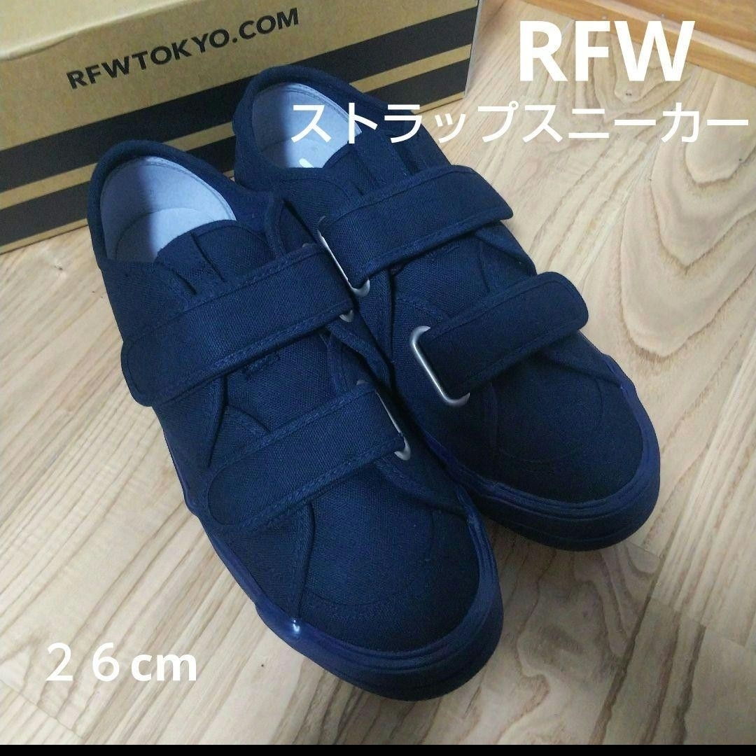 RFW(アールエフダブル)の新品13200円☆RFWアールエフダブリューストラップスニーカー ネイビー26㎝ メンズの靴/シューズ(スニーカー)の商品写真