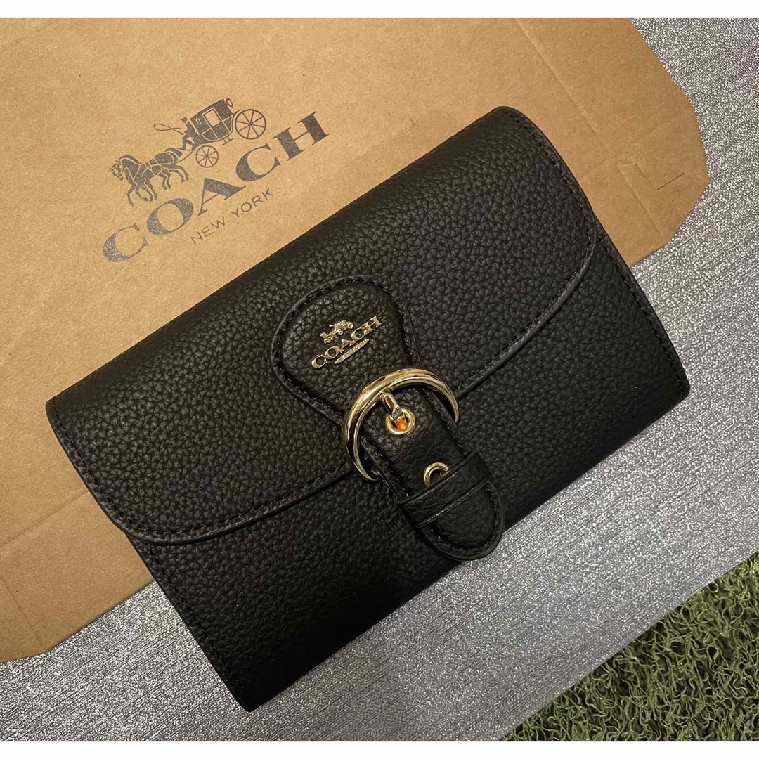 COACH(コーチ)の未使用品　COACH 二つ折り　財布　ブラック　黒　レザー　 レディースのファッション小物(財布)の商品写真