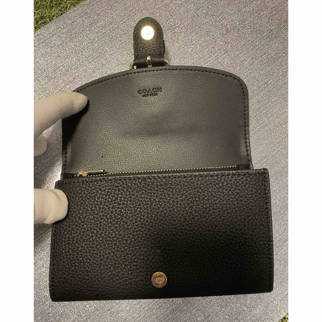 COACH(コーチ)の未使用品　COACH 二つ折り　財布　ブラック　黒　レザー　 レディースのファッション小物(財布)の商品写真