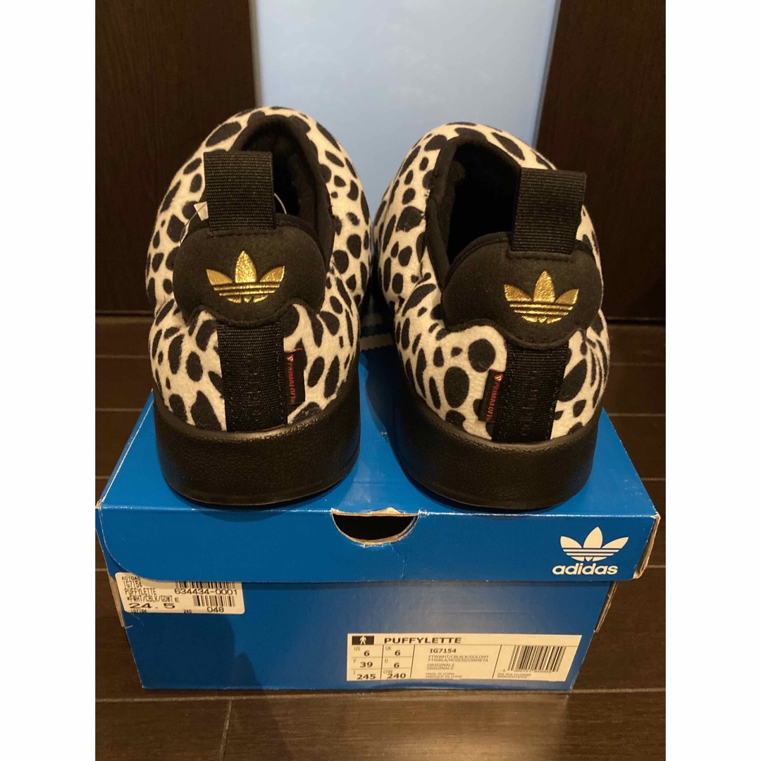 adidas(アディダス)の新品　adidas スリッポン　adidas PUFFYLETTE 24.5  レディースの靴/シューズ(スリッポン/モカシン)の商品写真